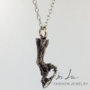  Antique Silver Necklace Gothic Punk The Hidden Blade Ghost Hand Claw Punk Pendant Necklace Vintage J International SMT101 -  
