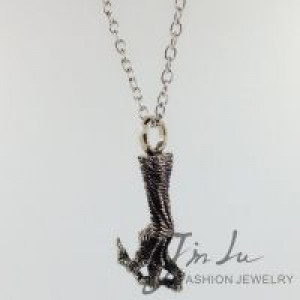  Antique Silver Necklace Gothic Punk The Hidden Blade Ghost Hand Claw Punk Pendant Necklace Vintage J International SMT101 -  