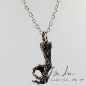  Antique Silver Necklace Gothic Punk The Hidden Blade Ghost Hand Claw Punk Pendant Necklace Vintage J International SMT101 -  