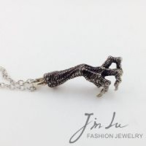  Antique Silver Necklace Gothic Punk The Hidden Blade Ghost Hand Claw Punk Pendant Necklace Vintage J International SMT101 -  