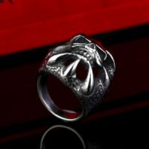  Steel soldier men dragon claw skull ring stainless steel vintage personality jewelry titanium steel International BR-Q015 -  