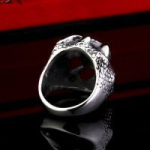  Steel soldier men dragon claw skull ring stainless steel vintage personality jewelry titanium steel International BR-Q015 -  