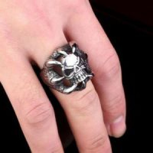  Steel soldier men dragon claw skull ring stainless steel vintage personality jewelry titanium steel International BR-Q015 -  