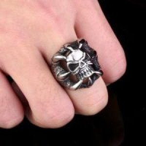  Steel soldier men dragon claw skull ring stainless steel vintage personality jewelry titanium steel International BR-Q015 -  