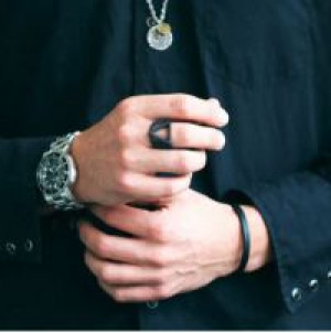      Geometric Triangle Black Ring International R386 -  