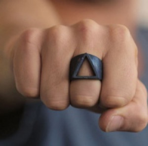      Geometric Triangle Black Ring International R386 -  