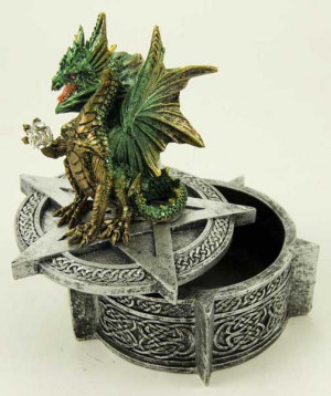  Box With Green Dragon - 