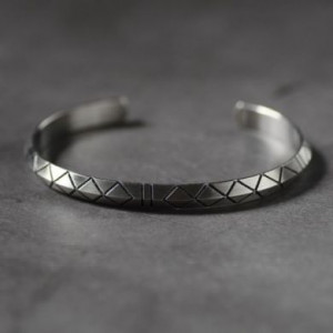  Open classic cuff bracelet Yiwu Haiyi Electronic Commerce Co., Ltd. C78466 -  