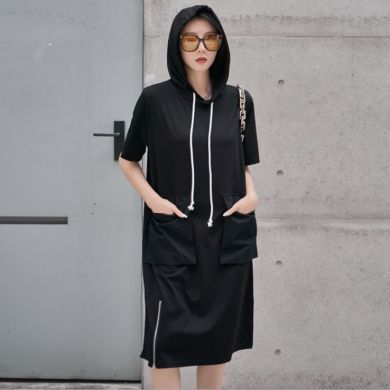 Платье Повседневное платье средней длины с капюшоном черного цвета Dongguan Yilinuoshi Clothing Co., Ltd 1394/BK - маленькая картинка