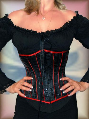  Red Devil Girl Moscorset 001  2