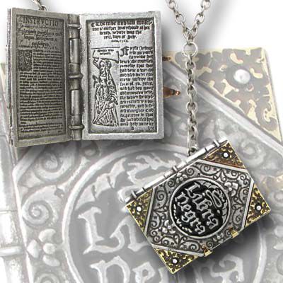    Libra Negra Locket Alchemy Gothic P601  2