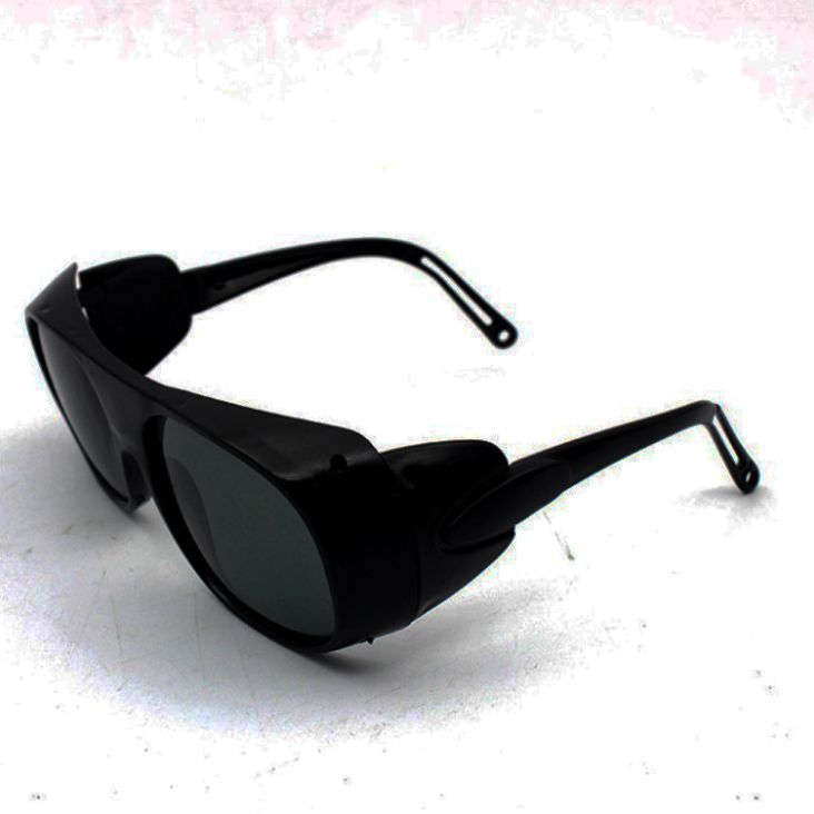  Welding glasses Linyi Jiuzhou Labor Protection Products Co., Ltd. 01075/BK  1